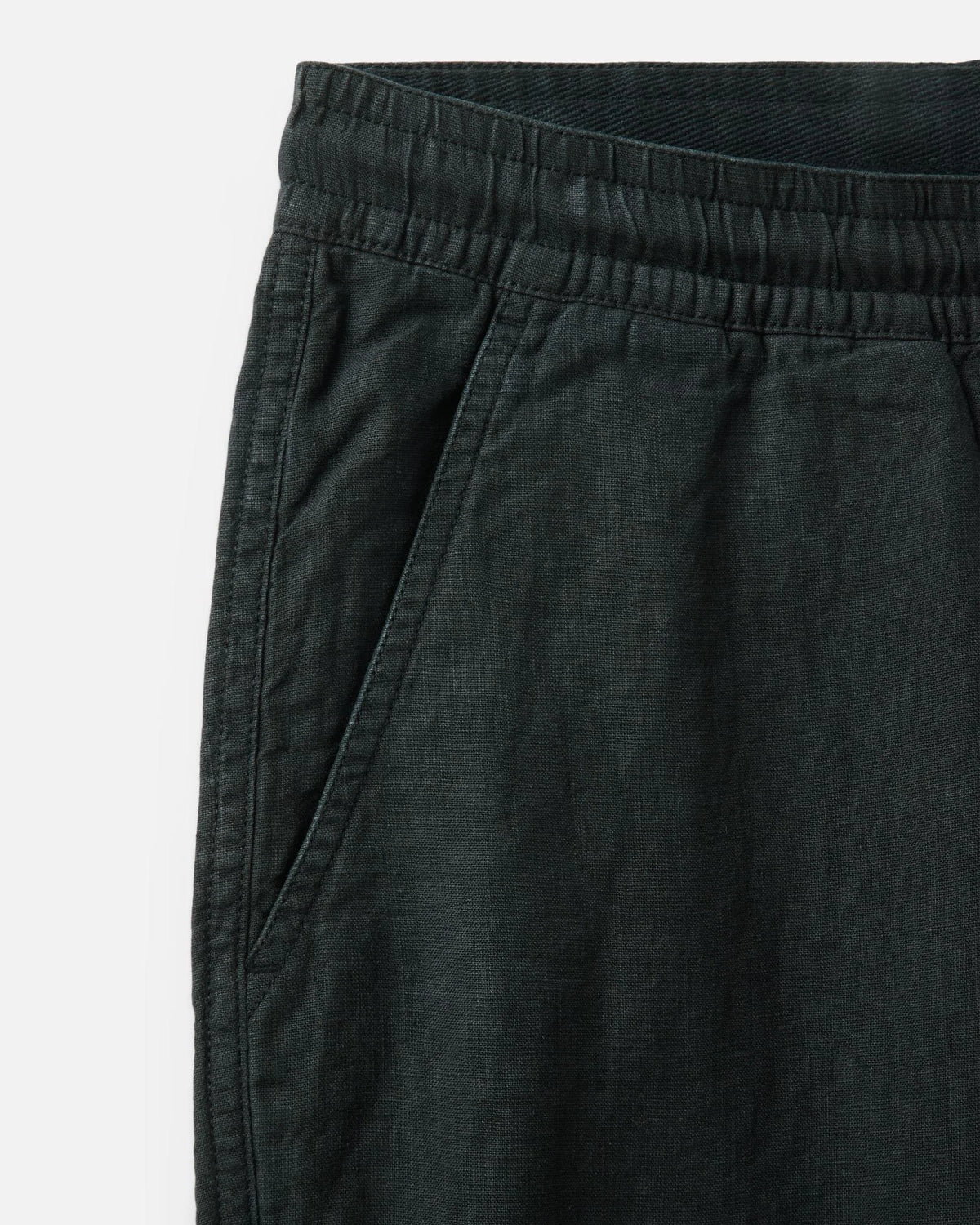 The Apres Short in Coal Hemp