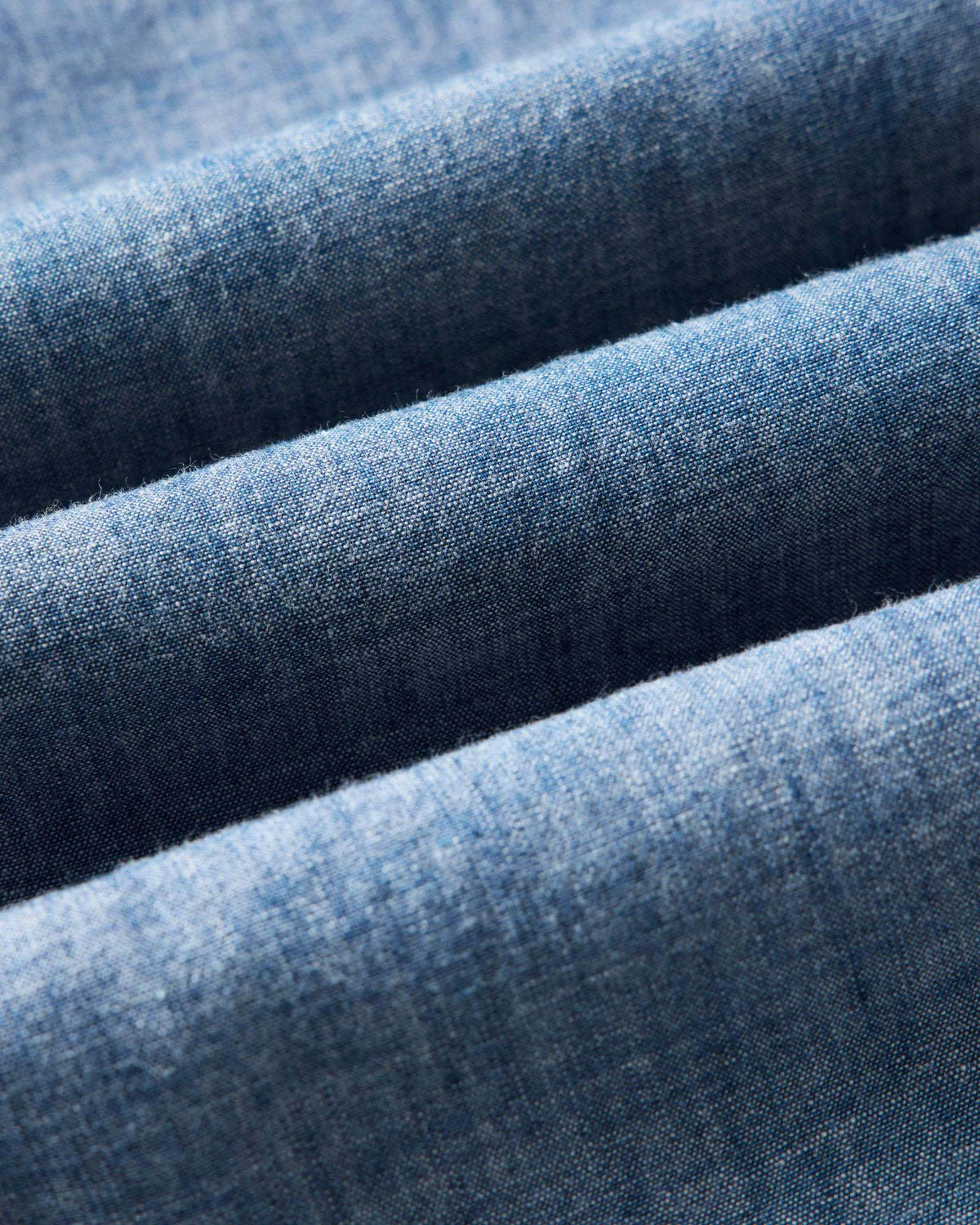 The Short Sleeve Crew Shirt in Washed Indigo Chambray
