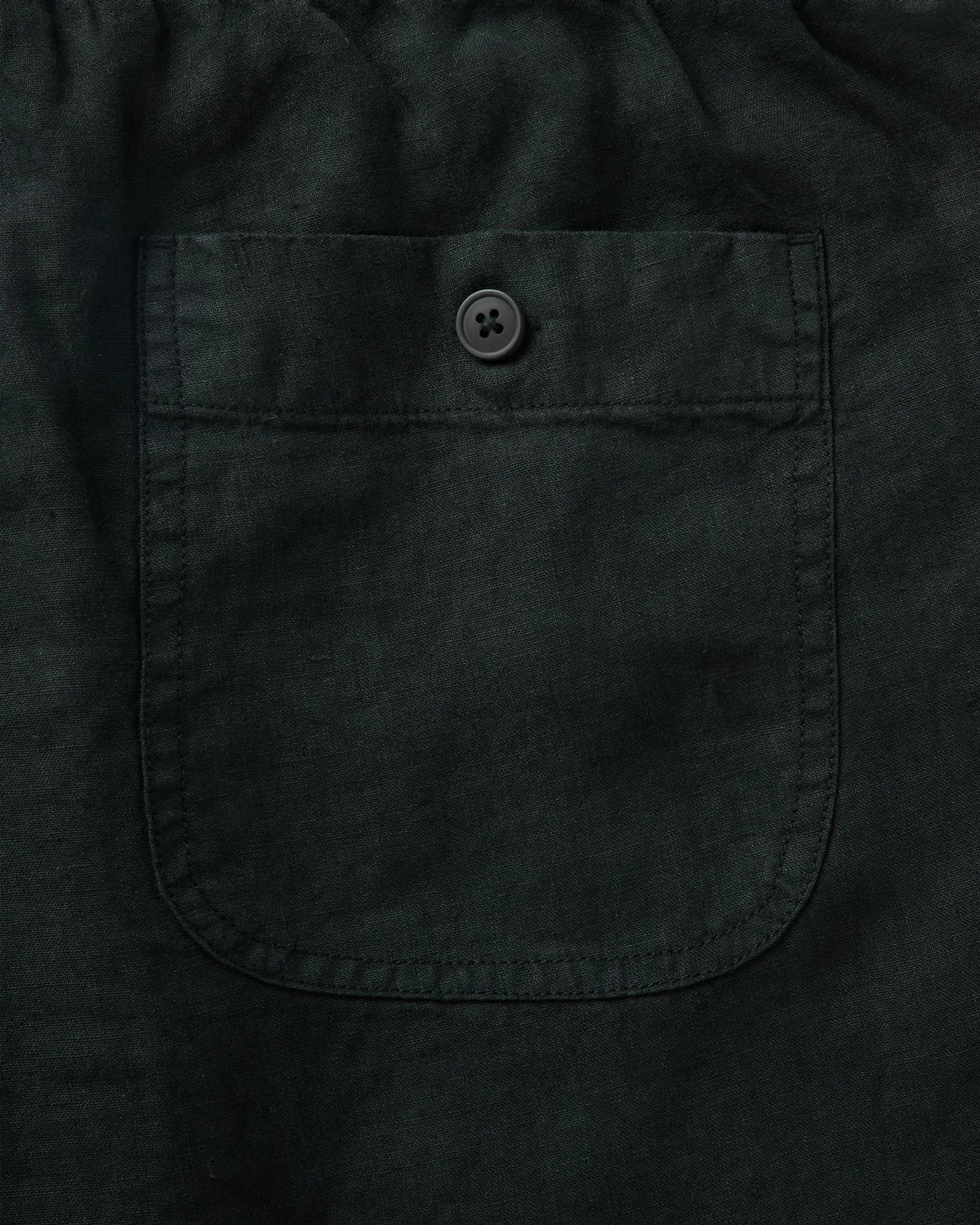 The Apres Short in Coal Hemp